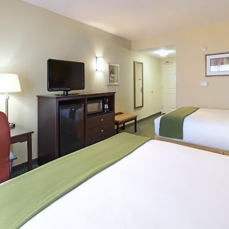 Holiday Inn Express & Suites Covington By Ihg Exterior photo