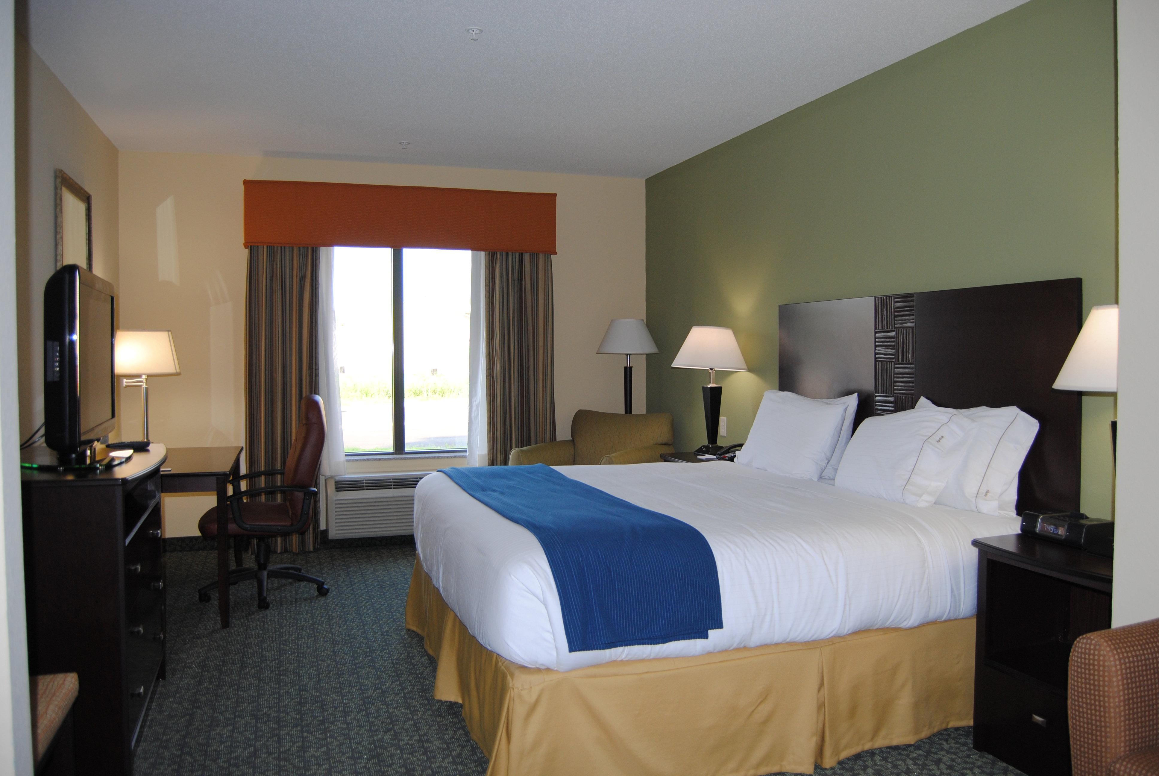 Holiday Inn Express & Suites Covington By Ihg Exterior photo