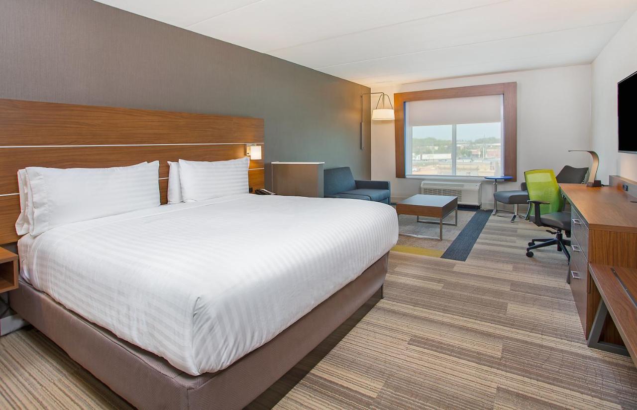 Holiday Inn Express & Suites Covington By Ihg Room photo